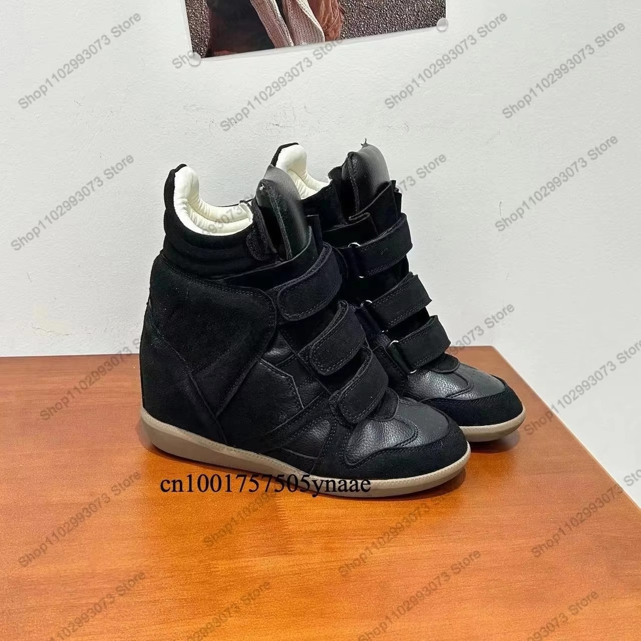Suede Ankle Boot - Sepatu Sneakers Wanita Hak Tinggi Tersembunyi